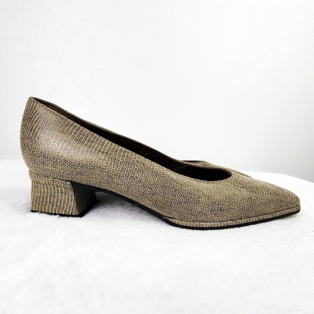 Stuart Weitzman Neutral Slip On Business Pumps Size 7 Career Office Modest